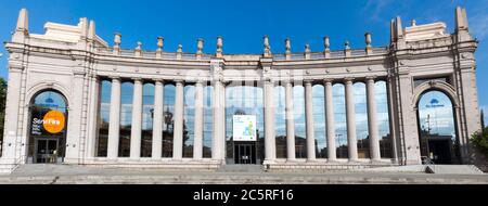 BARCELONE, ESPAGNE - 8 JUILLET 2015 : Fira Barcelona - un centre de salons et d'expositions à Barcelone, Espagne. Il a été construit en 1929 à International Exposi Banque D'Images