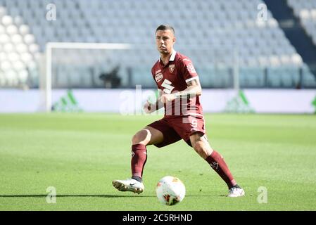 Turin, Italie. 04e juillet 2020. Armando Izzo de Turin en action pendant le match de football de la série A Juventus FC vs Torino. Juventus a remporté le concours 4-1, au stade Allianz de Turin (photo d'Alberto Gandolfo/Pacific Press) crédit: Pacific Press Agency/Alay Live News Banque D'Images