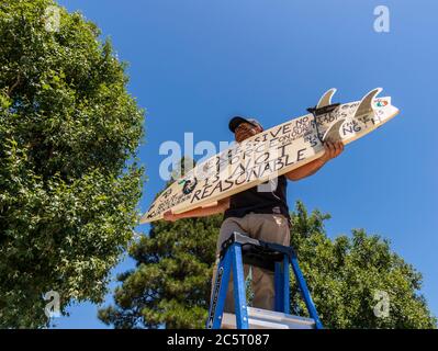 Temecula, Californie, États-Unis. 4 juillet 2020. Des manifestants se sont rassemblés à Temecula, en Californie, pour montrer leur soutien au mouvement Black Lives Matter. Crédit : David Barak/ZUMA Wire/Alay Live News Banque D'Images