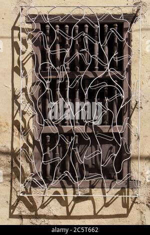 Grille sur une maison à Camaguey à Cuba, Caraïbes, Amérique Banque D'Images