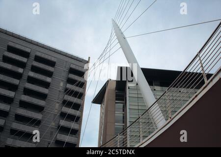 Petrian Trinity Bridge, au-dessus de la rivière Irwell, centre de Manchester, Angleterre, Royaume-Uni Banque D'Images