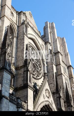 New York. Cathédrale Saint-Jean le Divin, église principale du diocèse épiscopal de New York. Banque D'Images