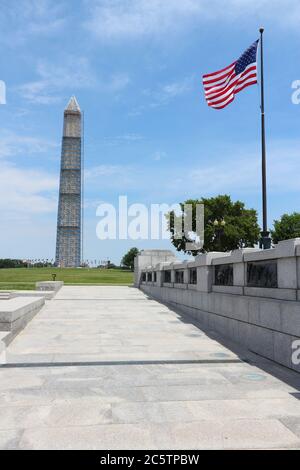 Washington Monument les travaux de réparation d'échafaudages après dommages sismiques. Banque D'Images