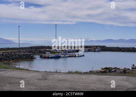 La pittoresque petite ville portuaire de Hofsos à Skagafjordur, dans le nord de l'Islande Banque D'Images