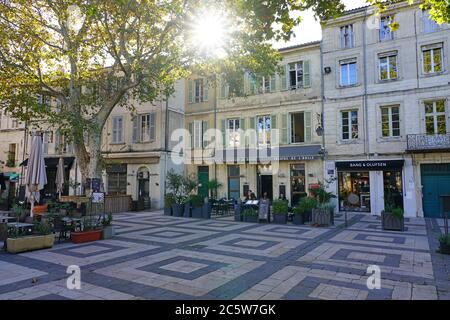 AVIGNON, FRANCE -12 NOV 2019- vue sur la place Crillon dans la ville médiévale historique d'Avignon, Vaucluse, Provence, France. Banque D'Images