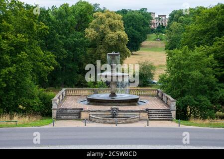 Potsdam / Allemagne, 4 2020 juillet : depuis la piste du palais de Sanssouci jusqu'au Mont des ruines Banque D'Images