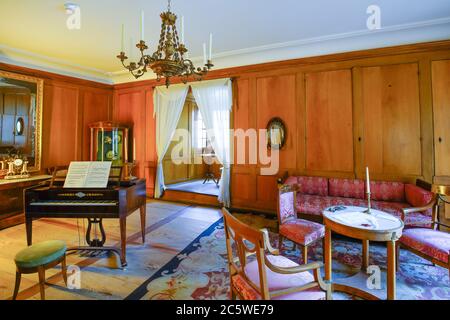 Salle de musique à l'intérieur du château de Hallwyl. Le château de Hallwyl est l'un des plus importants châteaux amarrés de Suisse. Seengen, canton d'Argovie. Banque D'Images