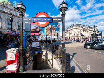 Piccadilly Circus, un site londonien de renommée mondiale Banque D'Images