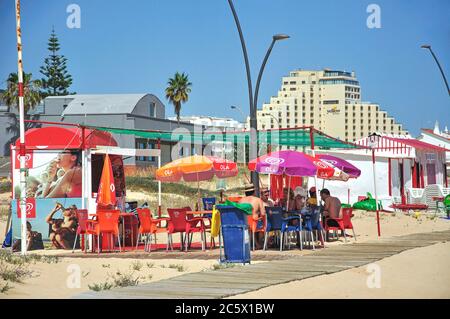 Beach cafe, Monte Gordo, Vila Real de Santo António, Municipalité du district de Faro, Algarve, Portugal Banque D'Images