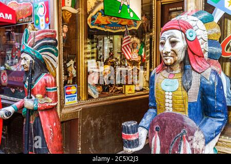 New York City,NYC NY Lower,Manhattan,Little Italy,Mulberry Street,souvenir,collectibles,magasin,magasins,entreprises,quartier,shopping shoppers sho Banque D'Images