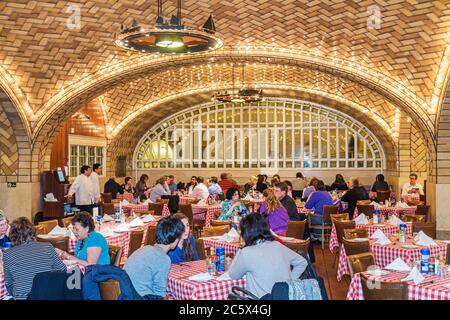 New York City, NYC NY Manhattan, Midtown, 42nd Street, Grand Central Station, gare ferroviaire, Grand Central Oyster Bar, fruits de mer, restaurant restaurants cuisine d Banque D'Images