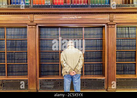 New York,New York City,NYC,Manhattan,Midtown,5th Fifth Avenue,New York public Library,bâtiment historique, savoir,collection,livre,livres,étagère Banque D'Images