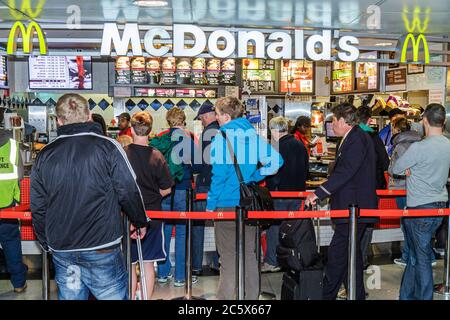 New York,New York City,NYC,Brooklyn,aéroport international John F. Kennedy,JFK,terminal,McDonald's,hamburgers,hamburgers,franchise,restauration rapide,restaurant RE Banque D'Images