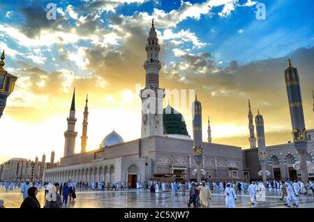 Quelques-unes de la mosquée du Prophète au coucher du soleil, Médina, Arabie Saoudite Banque D'Images