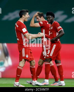 Berlin, Allemagne, 4 juillet 2020, Robert LEWANDOWSKI, FCB 9 fête son but, heureux, rire, célébration, 4-1 au DFB Pokal final Match FC BAYERN MUENCHEN - BAYER 04 LEVERKUSEN 4-2 en saison 2019/2020 , FCB Foto: © Peter Schatz / Alay Live News / Hans Rauchensteiner/Pool - LES RÈGLEMENTS DFB INTERDISENT TOUTE UTILISATION DE PHOTOGRAPHIES comme SÉQUENCES D'IMAGES et/ou QUASI-VIDÉO - agences de presse nationales et internationales HORS usage éditorial SEULEMENT Banque D'Images