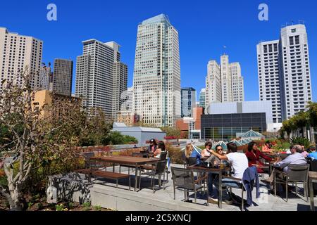 Café à Yerba Buena Gardens, San Francisco, Californie, États-Unis Banque D'Images