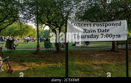 Concerts d'été au parc Ridgefield au parc McGowan - concert reporté pluie date jeudi 7:00 Banque D'Images