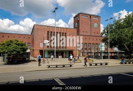 Oberhausen, région de la Ruhr, Rhénanie-du-Nord-Westphalie, Allemagne - gare centrale d'Oberhausen. Oberhausen, Ruhrgebiet, Nordrhein-Westfalen, Deutschland - Hauptb Banque D'Images