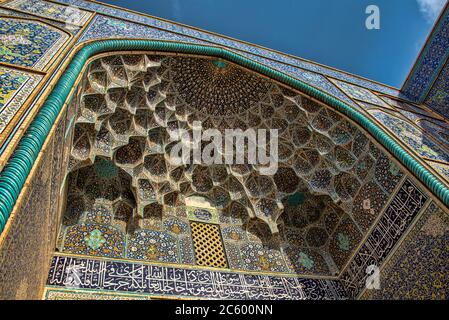 Mosquée Sheikh Lotfollah à la place Naqsh-e Jahan, Isfahan, Iran Banque D'Images