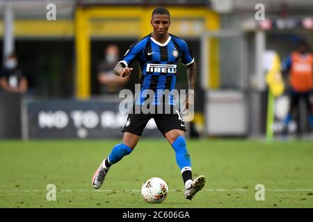 Milan, Italie. 05e juillet 2020. MILAN, ITALIE - 05 juillet 2020: Ashley Young du FC Internazionale en action pendant le match de football de la série A entre le FC Internazionale et le FC de Bologne. (Photo de Nicolò Campo/Sipa USA) crédit: SIPA USA/Alay Live News Banque D'Images