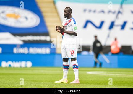 LEICESTER, ANGLETERRE - JUILLET 04 : Mamadou Sakho de Crystal Palace avant le match de la Premier League entre Leicester City et Crystal Palace au King Power Stadium le 4 juillet 2020 à Leicester, Royaume-Uni. Les stades de football de toute l'Europe restent vides en raison de la pandémie du coronavirus, car les lois gouvernementales interdisant aux fans de prendre leurs distances à l'intérieur des lieux, ce qui entraîne le jeu de tous les présentoirs derrière des portes fermées. (Photo par MB Media) Banque D'Images