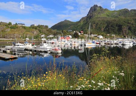 Les îles Lofoten en Norvège. Vue sur le port de svolvær sur Austvagoya island. Banque D'Images