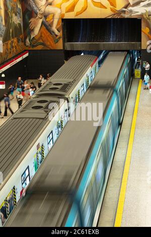 Une station sur le métro Santiago - métro Santiago (métro de Santiago) Banque D'Images