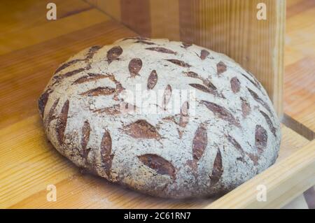 Pain au levain avec un motif de son. Photo d'une alimentation saine Banque D'Images