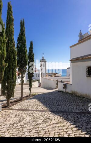 L'église Igreja de Santa Ana et l'église Igreja Matriz de Alvor dans la vieille ville d'Albufeira, Portugal Banque D'Images