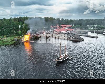 Joensuu - Finlande - 6 juillet 2019 : vue aérienne du feu de joie du milieu  de l'été. Célébration finlandaise traditionnelle Juhannus Photo Stock -  Alamy