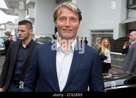 Cannes, France. 11 mai 2016. Cannes, France - 11 mai 2016 : Festival de Cannes avec le jury et l'acteur danois Mads Mikkelsen. Schauspieler, film, Kino, Cinéma, | usage dans le monde crédit: dpa/Alay Live News Banque D'Images