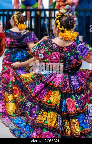 Danseurs mexicains, 16 de septembre, Fête de l'indépendance mexicaine, Old Mesilla, Nouveau-Mexique, États-Unis Banque D'Images