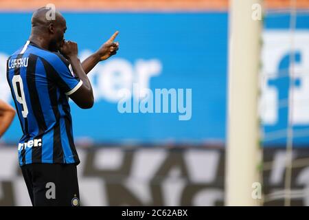 Milan, Italie. 05e juillet 2020. Série de football italien A. Romelu Lukaku du FC Internazionale pendant le match de la série A entre le FC Internazionale et le Calcio de Bologne. Banque D'Images