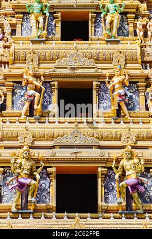 L'Alvar Vallipuram ou Valipura Aalvar Vishnu Kovil est un temple hindou près de Jaffna, au Sri Lanka. L'Alvar Vallipuram Kovil est considéré comme l'un des plus anciens H Banque D'Images