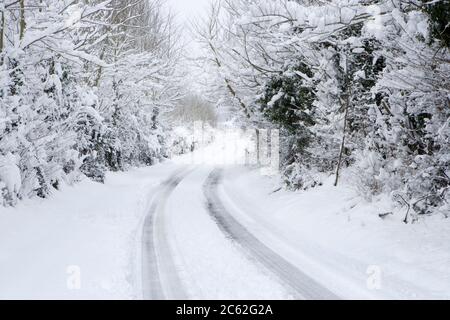 Voie sous la neige Banque D'Images
