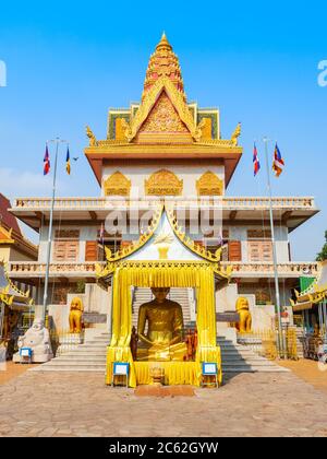 Wat Ounalom est un temple bouddhiste situé sur Sisowath Quay près du Palais Royal à Phnom Penh au Cambodge Banque D'Images