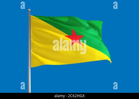 Drapeaux nationaux de la Guyane française agitant avec le drapeau de la ...