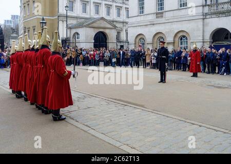 Life Guards on châtiment Parade, Whitehall, Londres Banque D'Images