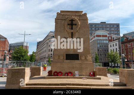 Bristol-juin-2020-Angleterre-vue sur une structure commémorative des anciens combattants, au centre de la ville, pour rendre hommage aux hommes et aux femmes qui ont combattu pour eux Banque D'Images