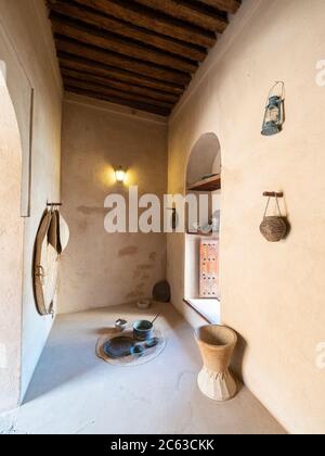 Vue intérieure du fort de Nizwa, Nizwa, Sultanat d'Oman. Banque D'Images