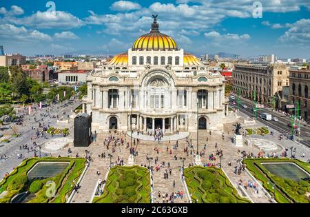 Palacio de Bellas Artes ou Palais des Beaux-Arts, un célèbre théâtre, musée et lieu musical de Mexico Banque D'Images