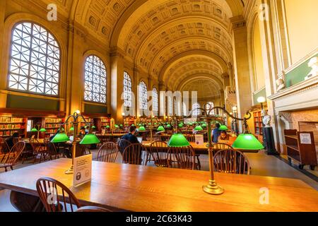 La Boston public Library est le système de bibliothèques publiques municipales de Boston, Massachusetts, États-Unis, fondé en 1848 Banque D'Images