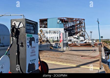 Destruction de la marina et de la pile sèche de Cove Harbour, stockage, magasin et ravitaillement en carburant par l'ouragan Harvey en 2017, Rockport, Texas. Banque D'Images