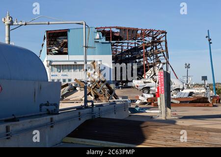 Destruction de la marina et de la pile sèche de Cove Harbour, stockage, stockage et carburant par l'ouragan Harvey en 2017, Texas. Banque D'Images