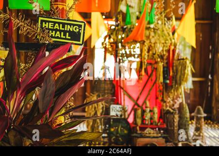 L'intérieur de la maison traditionnelle de Melanau, une des ethnies de Sarawak au village culturel de Sarawak Banque D'Images