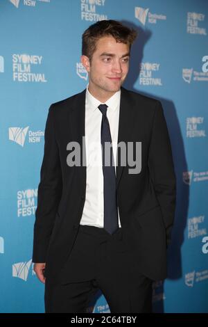 L'acteur Robert Pattinson sur le tapis rouge de la première australienne du Rover au State Theatre, 49 Market Street, Sydney. Banque D'Images