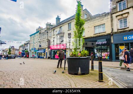 Kendal, Cumbria, Royaume-Uni 4 juillet 2020 : Stricklandgate sur une chaude journée nuageux en été Banque D'Images
