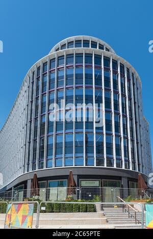 Le nouveau bâtiment One Chamberlain Square dans le centre-ville de Birmingham Qui abrite PWC et DisDoom Banque D'Images