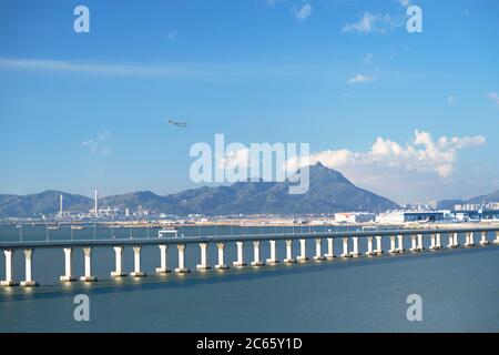 Pont Hong Kong-Zhuhai-Macao et aéroport international de Hong Kong, île Lantau, Hong Kong Banque D'Images