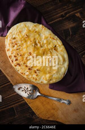 Tarte aux pommes avec lentilles et fromage Banque D'Images